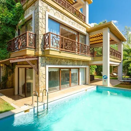 Göcek Deniz Manzaralı 4+2 Sami Tatil Evi Fethiye