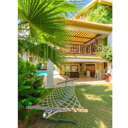 Göcek Deniz Manzaralı 4+2 Sami Tatil Evi *