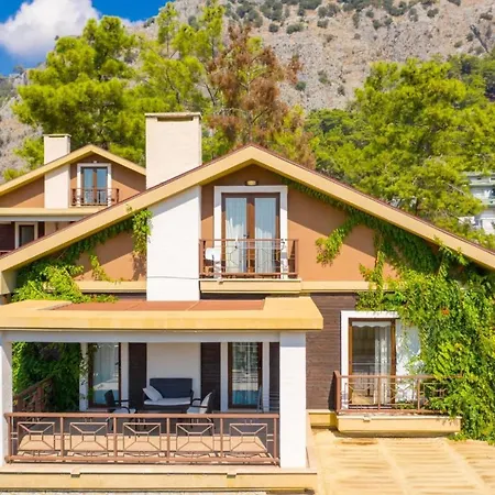 Tatil Evi Göcek Deniz Manzaralı 4+2 Sami