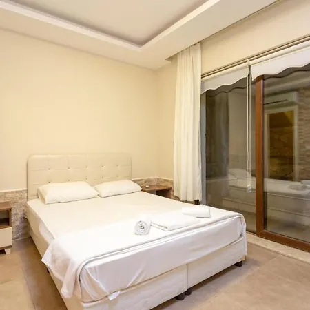 Tatil Evi Göcek Deniz Manzaralı 4+2 Sami
