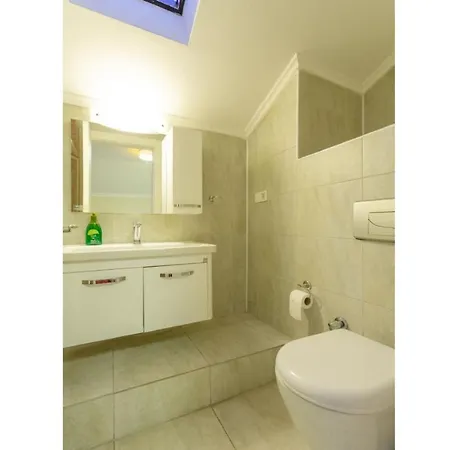 Tatil Evi Göcek Deniz Manzaralı 4+2 Sami
