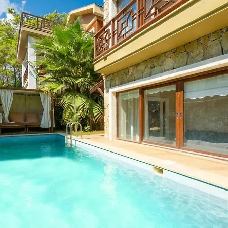 Göcek Deniz Manzaralı 4+2 Sami Tatil Evi Fethiye
