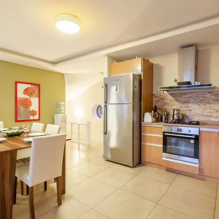 Tatil Evi Göcek Deniz Manzaralı 4+2 Sami Fethiye